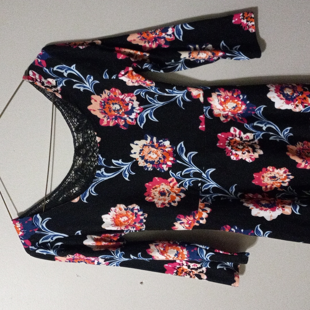 Derek heart dress - Picture 3 of 6